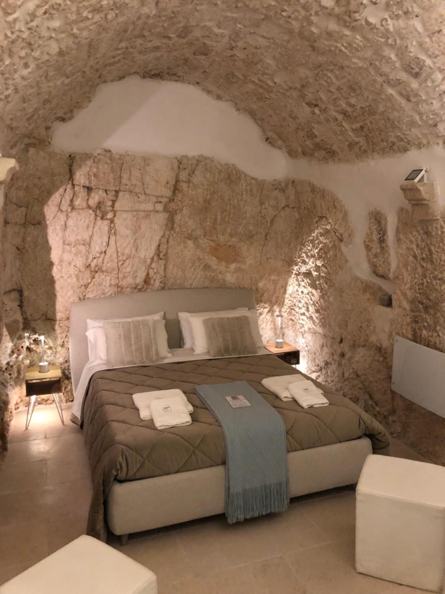Bed and Breakfast Ca Sotto L'Arco Остуні Екстер'єр фото