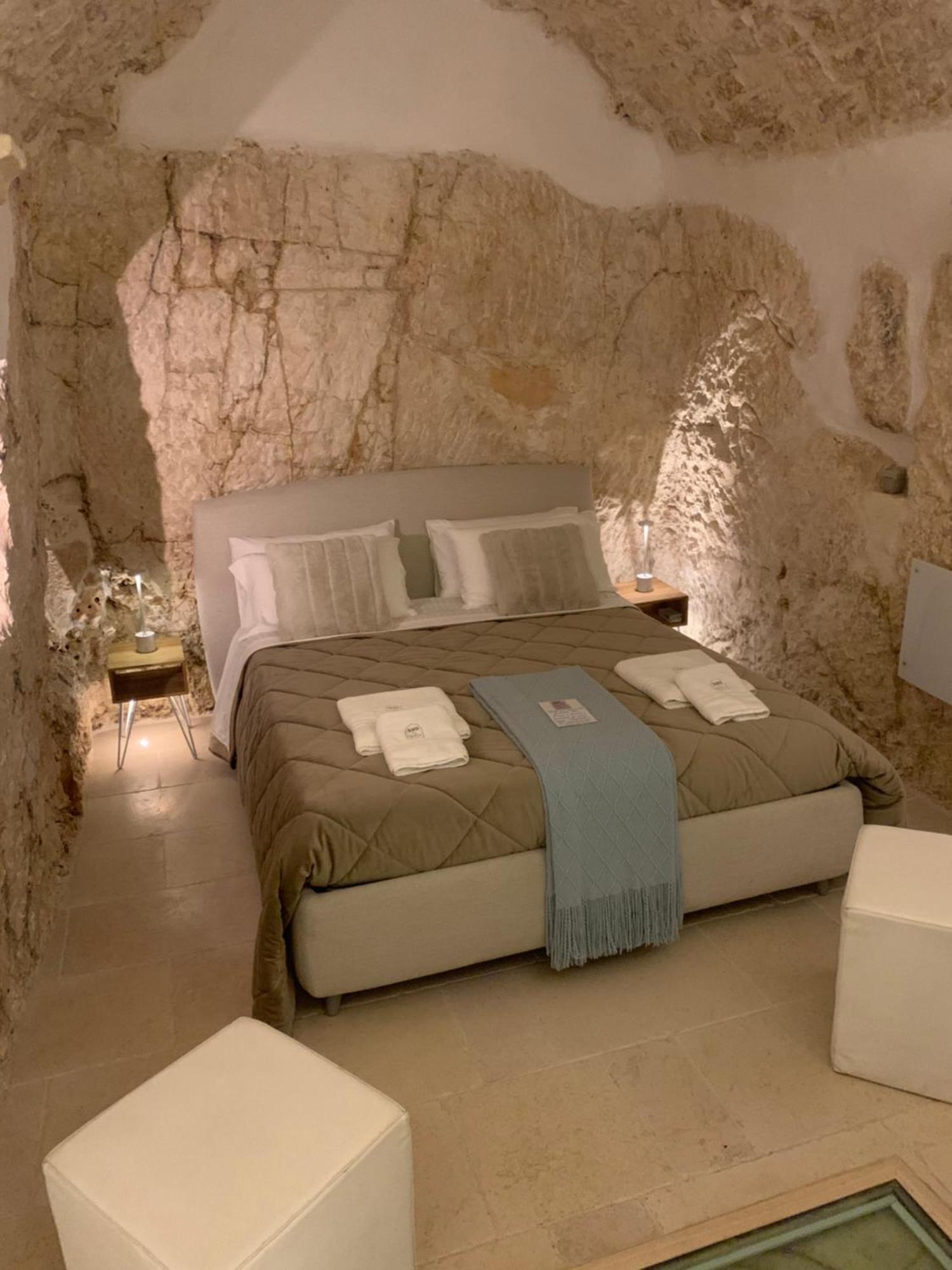 Bed and Breakfast Ca Sotto L'Arco Остуні Екстер'єр фото